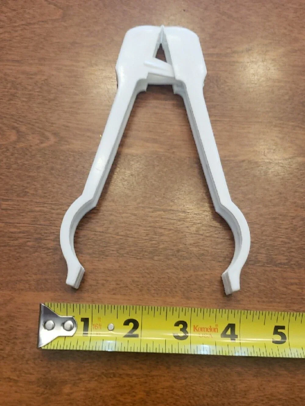 Vtg White Muffin Splitter and Serving Tongs (Set Of 2)